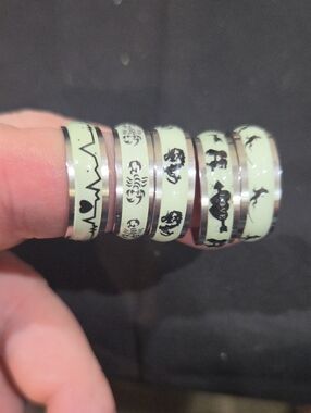 SET OF 5 RINGS - GLOW IN THE DARK - STAINLESS STEEL